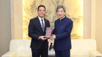 رئيس جامعة بنها يلتقى رئيس جامعة وسط الصين الزراعية