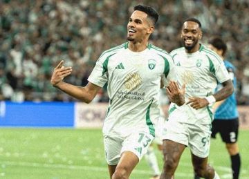 نتيجة الشوط الأول: الأهلي يتفوق على كاواساكي بثنائية في نهائي دوري أبطال آسيا (فيديو)