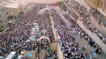 أكبر الاحتفالات السنوية.. المصريون يحتفلون بمولد العذراء بجبل الطير شاهد