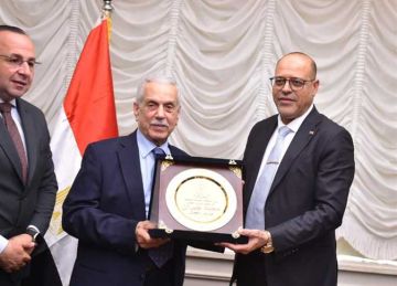 العمل توقع بروتوكول تعاون مع المحكمة العربية للتحكيم لتنفيذ برامج تدريبية