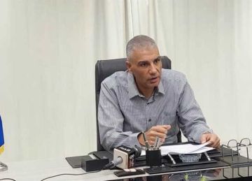 محافظ أسوان ومستشار رئيس الجمهورية يستعرضان جهود التقنين واسترداد أراضي الدولة محافظ أسوان ومستشار رئيس الجمهورية يستعرضان جهود التقنين واسترداد أراضي الدولة