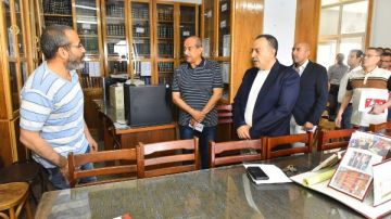 محافظ أسيوط يتابع انتظام العمل وجودة الخدمات خلال جولة تفقدية بالديوان العام محافظ أسيوط يتابع انتظام العمل وجودة الخدمات خلال جولة تفقدية بالديوان العام