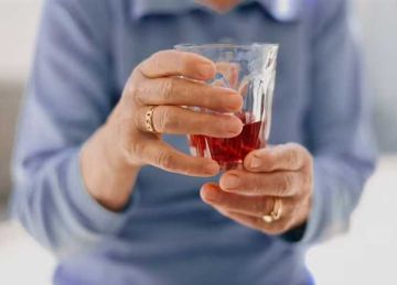 مشروبات تضعف المناعة وتضر بجهازك الهضمي.. تعرف على البدائل الصحية مشروبات تضعف المناعة وتضر بجهازك الهضمي.. تعرف على البدائل الصحية