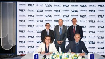 شراكة بين مصر للطيران وفيزا العالمية لتقديم حلول تكنولوجية تخدم المسافرين