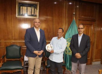 محافظ القليوبية يلتقي بالعامل الذي كرمه السيسي في احتفالية عيد العمال (تفاصيل)