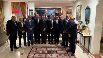 وزير الخارجية يستعرض جهود الدولة لتعزيز مناخ الاستثمار