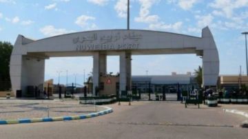 إعادة فتح ميناء نويبع البحري بعد تحسن الطقس.. واستمرار غلق ميناء الغردقة