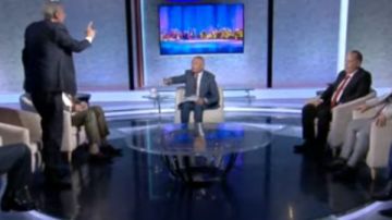 رئيس ائتلاف ملاك العقارات القديمة ينسحب على الهواء.. وأحمد موسى يتدخل