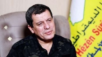 قائد قوات سوريا الديمقراطية: أحمد الشرع وافق على التطبيع مع إسرائيل قائد قوات سوريا الديمقراطية: أحمد الشرع وافق على التطبيع مع إسرائيل