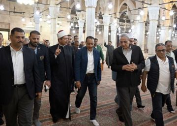 رئيس الوزراء يتفقد تطوير مسجد السيد البدوي ومحيطه بطنطا (صور)