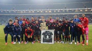 وداع لاعبي أورلاندو للإسباني خوسيه ريفيرو بعد الرحيل عن تدريب الفريق..صور