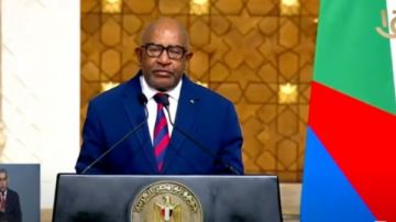 رئيس جزر القمر: مصر لها دور قيادي في وقف الإبادة ضد الفلسطينيين رئيس جزر القمر: مصر لها دور قيادي في وقف الإبادة ضد الفلسطينيين