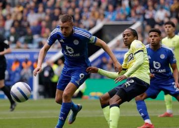 الدوري الإنجليزي الممتاز: ليستر يفوز على ساوثهامبتون وإيفرتون يتعادل مع إيبسويتش تاون الدوري الإنجليزي الممتاز: ليستر يفوز على ساوثهامبتون وإيفرتون يتعادل مع إيبسويتش تاون