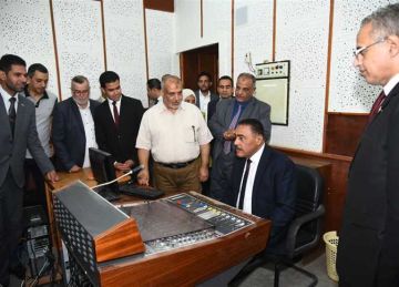 محافظ مطروح يحتفل بعيد الإعلاميين من استوديوهات الإذاعة