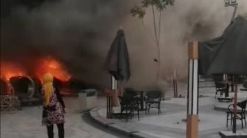 جنب محطة بنزين.. إخماد حريق كافيه على طريق وصلة دهشور