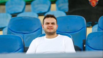 نادي سيراميكا كليوباترا يهنئ طارق أبوالعينين بعيد ميلاده نادي سيراميكا كليوباترا يهنئ طارق أبوالعينين بعيد ميلاده