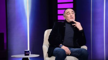 أسامة عرابي: أرفض طريقة مغادرة حسام عاشور للأهلي.. وكان يجب تكريمه أسامة عرابي: أرفض طريقة مغادرة حسام عاشور للأهلي.. وكان يجب تكريمه