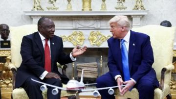 رامافوزا مازحا لـ ترامب: آسف لا أملك طائرة لك .. والأخير يرد بجدل حول الإبادة