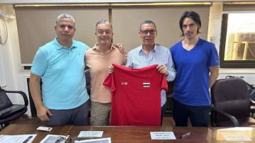 رسميا.. الإيطالي ماركو بونيتا يوقع عقود تدريب منتخب رجال الكرة الطائرة.. صور رسميا.. الإيطالي ماركو بونيتا يوقع عقود تدريب منتخب رجال الكرة الطائرة.. صور