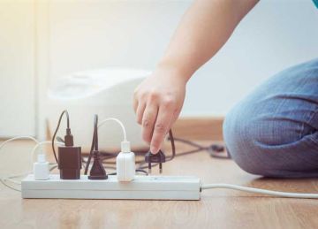  منها الثلاجة والميكروويف .. أجهزة تجنب توصيلها بأسلاك التمديد مع ارتفاع درجات الحرارة