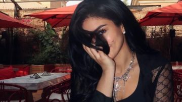 بالأسود ..كارولين عزمي تخطف الانظار بإطلالة لافتة بالأسود ..كارولين عزمي تخطف الانظار بإطلالة لافتة