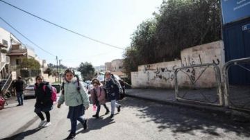 محافظة القدس: إغلاق مدارس أونروا اعتداء على مؤسسة أممية وتصفية للاجئين محافظة القدس: إغلاق مدارس أونروا اعتداء على مؤسسة أممية وتصفية للاجئين