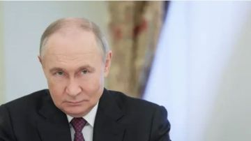 اتصالات مكثفة بين أردوغان وماكرون وبوتين لمفاوضات وقف حرب أوكرانيا اتصالات مكثفة بين أردوغان وماكرون وبوتين لمفاوضات وقف حرب أوكرانيا