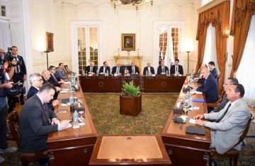 البيان الختامي لاجتماع وزراء خارجية مصر وتونس والجزائر بشأن ليبيا آلية دول الجوار الثلاثية البيان الختامي لاجتماع وزراء خارجية مصر وتونس والجزائر بشأن ليبيا آلية دول الجوار الثلاثية