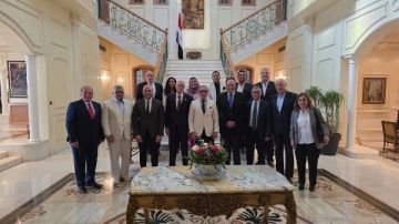 السفير المصري ببيروت لـ وفد جمعية رجال الأعمال : التعامل مع لبنان يتميز بالسلاسة والود،