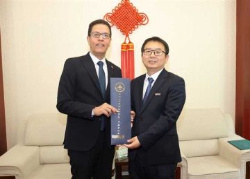 في ختام الزيارة.. رئيس جامعة بنها يبحث التعاون وإنشاء برامج دراسية مع جامعات صينية