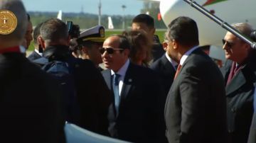 للمشاركة غدا في احتفالات عيد النصر.. الرئيس السيسي يصل موسكو