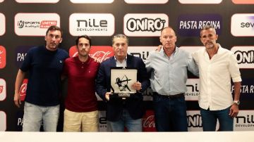 مجلس الزمالك يكرم جوزيه بيسيرو قبل رحيله مجلس الزمالك يكرم جوزيه بيسيرو قبل رحيله