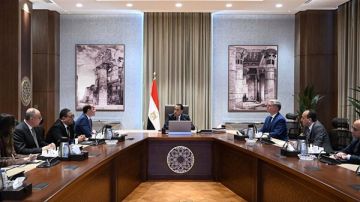 مدبولي يوجه بصياغة محفزات لجذب المستفيدين لتحويل السيارات للعمل بالغاز الطبيعي