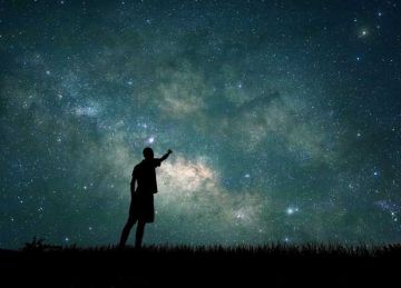 بعد ساعات قليلة.. ظاهرة فلكية جميلة ترى في السماء