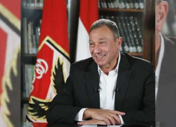 قرار جديد من الخطيب بشأن صفقات خط دفاع الأهلي