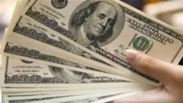 الأتربي: إلغاء بعض الشهادات الدولارية يعكس تعافي الاقتصاد المصري الأتربي: إلغاء بعض الشهادات الدولارية يعكس تعافي الاقتصاد المصري