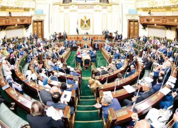 رئيس البرلمان ينتقد خروج النواب عن اللائحة: تطبق على الجميع.. وأنا أولكم 