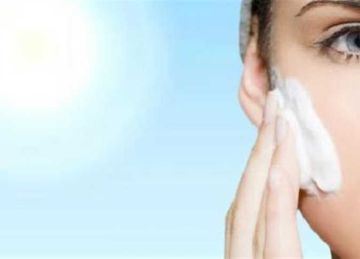  نضارة الصيف تبدأ من طبقك .. أطعمة تعزز صحة البشرة وتحميها من أشعة الشمس