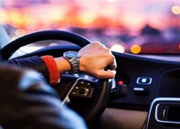 منها القيادة ببطء دون مبرر.. 5 مخالفات مرورية قد توصلك خلف القضبان في قانون المرور الجديد