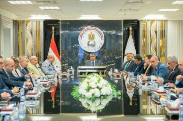 وزير الإنتاج الحربي: نعمل على نقل أحدث تكنولوجيات التصنيع العسكري والمدني إلى خطوط الإنتاج وزير الإنتاج الحربي: نعمل على نقل أحدث تكنولوجيات التصنيع العسكري والمدني إلى خطوط الإنتاج