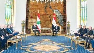 الرئيس السيسي ونظيره اللبناني يبحثان استقرار بيروت واستعادة السلم في المنطقة تفاصيل الرئيس السيسي ونظيره اللبناني يبحثان استقرار بيروت واستعادة السلم في المنطقة تفاصيل