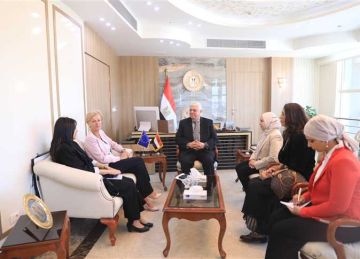 وزير التعليم العالي يبحث مع سفيرة الاتحاد الأوروبي سبل تعزيز الشراكة وزير التعليم العالي يبحث مع سفيرة الاتحاد الأوروبي سبل تعزيز الشراكة