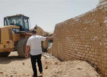 إزالة 11 حالة تعد على أملاك الدولة والأراضي الزراعية في حملات بـ قفط في قنا