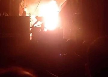 الداخلية: شمعة بقاعة الصلاة وراء حريق كنيسة مارجرجس في قنا الداخلية: شمعة بقاعة الصلاة وراء حريق كنيسة مارجرجس في قنا