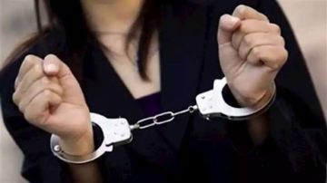 القبض على بلوجر بتهمة نشر فيديوهات خادشة للحياء