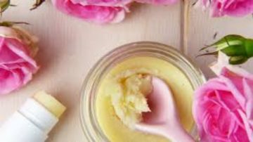 بمكونات من مطبخك.. طريقة سهلة لتحضير مزيل عرق طبيعي وآمن في المنزل