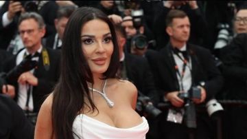 أطلت كالعروس بالأبيض.. نادين نسيب نجيم تخطف الأنظار في مهرجان كان 2025