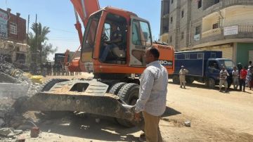 ضمن الموجة 26 .. إزالة 10 حالات تعدي بالبناء المخالف فى نجع حمادى