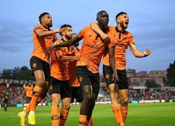 كاف يفتح تحقيقا في أحداث نهائي الكونفدرالية بين نهضة بركان وسيمبا التنزاني كاف يفتح تحقيقا في أحداث نهائي الكونفدرالية بين نهضة بركان وسيمبا التنزاني