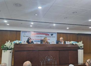 وزير الطيران يشارك في مناقشة رسالة ماجستير حول مخاطر الأمن السيبراني بجامعة حلوان